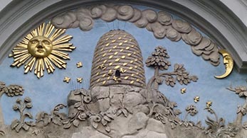 Прага, дом У Золотого улья